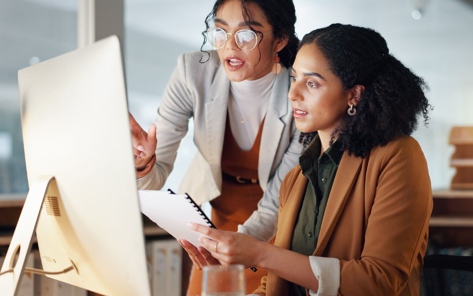 Change Management That Sticks in Mid-Market Organizations